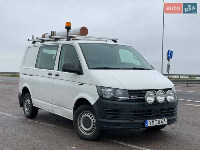 Белый Фольксваген Transporter, объемом двигателя 2 л и пробегом 208 тыс. км за 18500 $, фото 1 на Automoto.ua