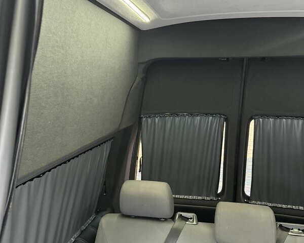 Білий Фольксваген Transporter, об'ємом двигуна 1.97 л та пробігом 247 тис. км за 26000 $, фото 35 на Automoto.ua