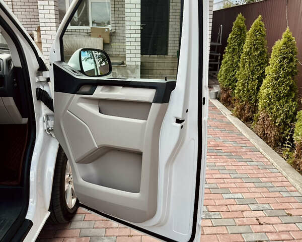 Білий Фольксваген Transporter, об'ємом двигуна 2 л та пробігом 238 тис. км за 31500 $, фото 28 на Automoto.ua