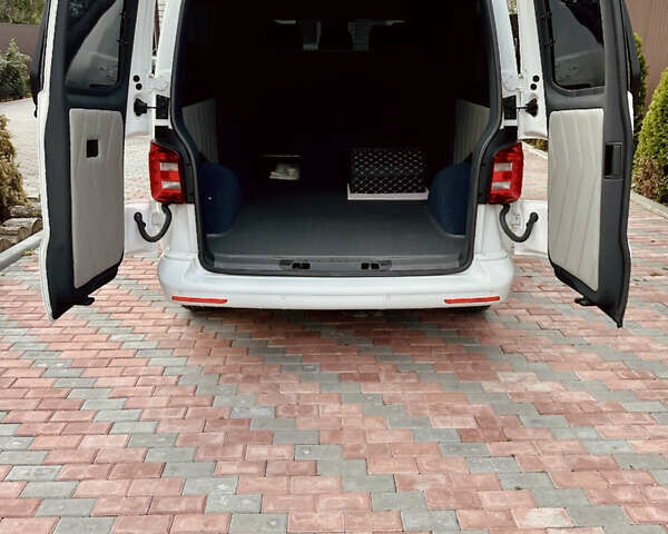 Білий Фольксваген Transporter, об'ємом двигуна 2 л та пробігом 238 тис. км за 31500 $, фото 12 на Automoto.ua
