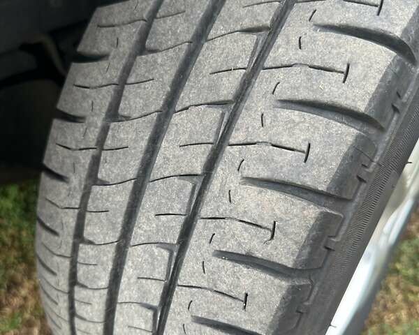 Белый Фольксваген Transporter, объемом двигателя 1.97 л и пробегом 199 тыс. км за 32500 $, фото 12 на Automoto.ua