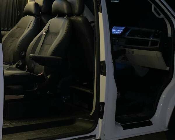 Белый Фольксваген Transporter, объемом двигателя 2 л и пробегом 262 тыс. км за 24500 $, фото 8 на Automoto.ua