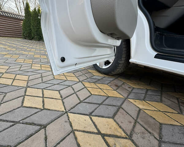 Білий Фольксваген Transporter, об'ємом двигуна 1.97 л та пробігом 247 тис. км за 26000 $, фото 23 на Automoto.ua