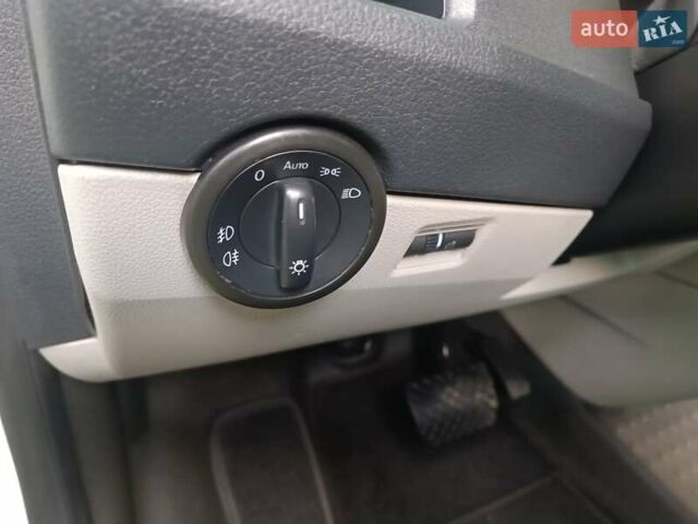 Білий Фольксваген Transporter, об'ємом двигуна 2 л та пробігом 243 тис. км за 24200 $, фото 7 на Automoto.ua