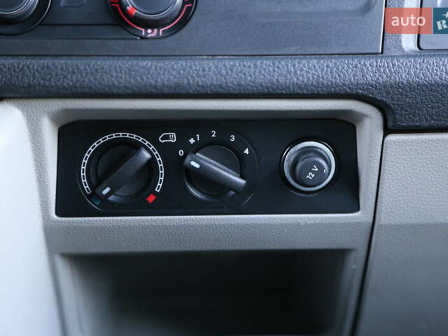 Білий Фольксваген Transporter, об'ємом двигуна 2 л та пробігом 321 тис. км за 19900 $, фото 17 на Automoto.ua