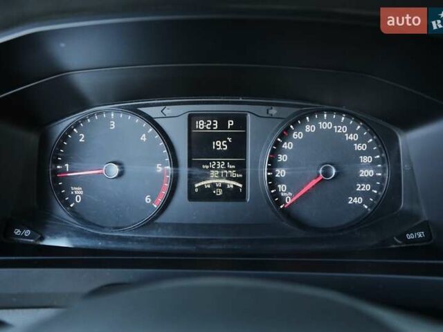 Білий Фольксваген Transporter, об'ємом двигуна 2 л та пробігом 321 тис. км за 19900 $, фото 14 на Automoto.ua