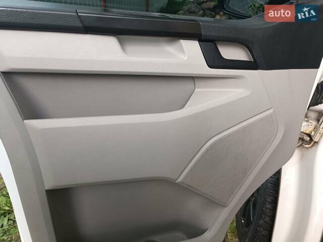 Білий Фольксваген Transporter, об'ємом двигуна 2 л та пробігом 243 тис. км за 24200 $, фото 10 на Automoto.ua