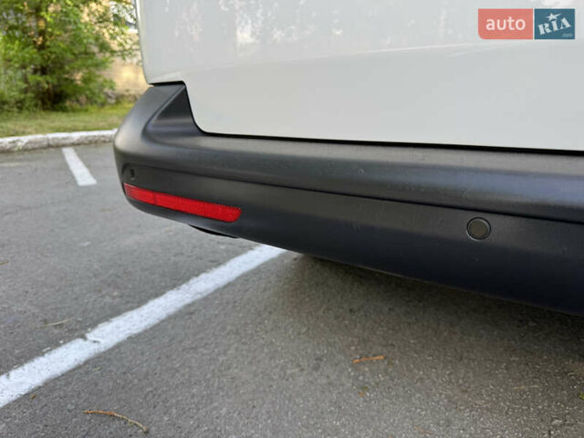 Белый Фольксваген Transporter, объемом двигателя 2 л и пробегом 242 тыс. км за 18200 $, фото 12 на Automoto.ua