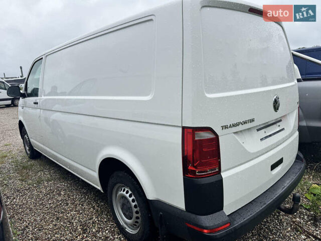 Белый Фольксваген Transporter, объемом двигателя 2 л и пробегом 251 тыс. км за 19000 $, фото 2 на Automoto.ua