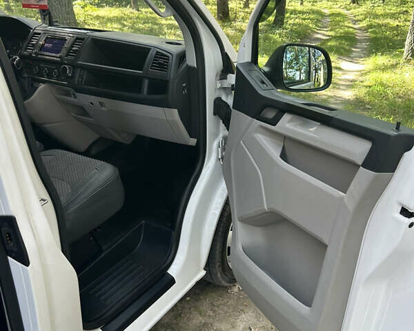 Белый Фольксваген Transporter, объемом двигателя 1.97 л и пробегом 241 тыс. км за 27200 $, фото 50 на Automoto.ua