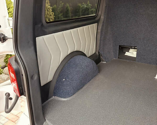 Білий Фольксваген Transporter, об'ємом двигуна 2 л та пробігом 238 тис. км за 31500 $, фото 15 на Automoto.ua