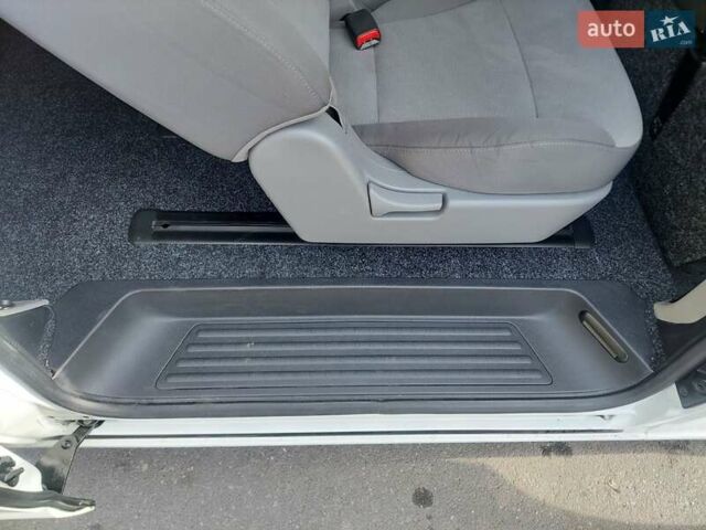 Белый Фольксваген Transporter, объемом двигателя 1.97 л и пробегом 282 тыс. км за 26000 $, фото 23 на Automoto.ua