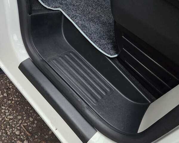 Білий Фольксваген Transporter, об'ємом двигуна 1.97 л та пробігом 218 тис. км за 23499 $, фото 53 на Automoto.ua