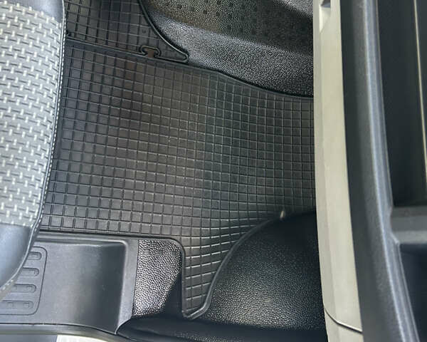 Белый Фольксваген Transporter, объемом двигателя 1.97 л и пробегом 241 тыс. км за 27200 $, фото 60 на Automoto.ua