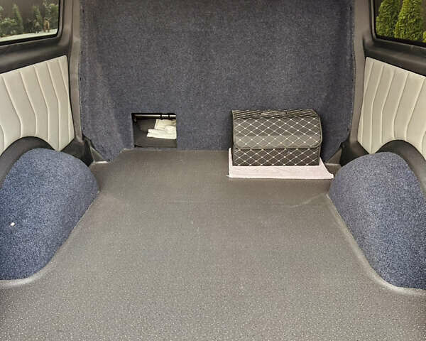 Білий Фольксваген Transporter, об'ємом двигуна 2 л та пробігом 238 тис. км за 31500 $, фото 14 на Automoto.ua