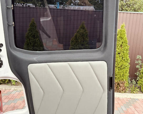 Білий Фольксваген Transporter, об'ємом двигуна 2 л та пробігом 238 тис. км за 31500 $, фото 19 на Automoto.ua