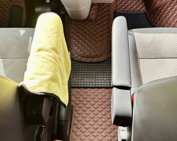 Білий Фольксваген Transporter, об'ємом двигуна 2 л та пробігом 238 тис. км за 31500 $, фото 24 на Automoto.ua