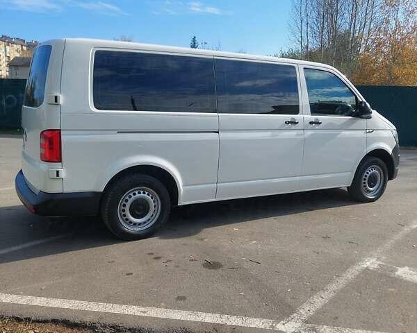 Белый Фольксваген Transporter, объемом двигателя 1.97 л и пробегом 282 тыс. км за 26000 $, фото 2 на Automoto.ua