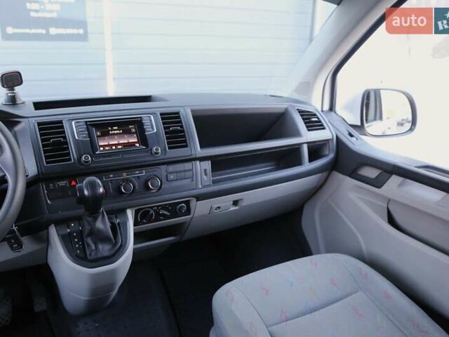 Білий Фольксваген Transporter, об'ємом двигуна 2 л та пробігом 321 тис. км за 19900 $, фото 12 на Automoto.ua