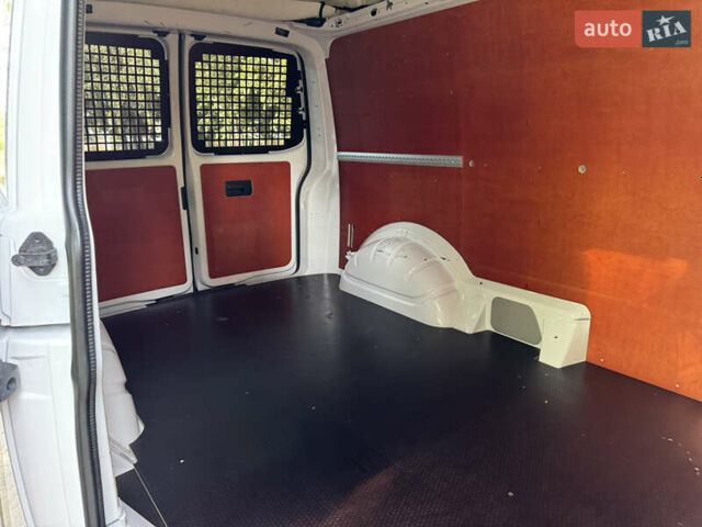 Белый Фольксваген Transporter, объемом двигателя 2 л и пробегом 242 тыс. км за 18200 $, фото 50 на Automoto.ua