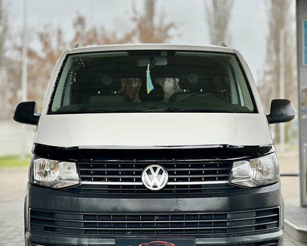 Білий Фольксваген Transporter, об'ємом двигуна 2 л та пробігом 266 тис. км за 24999 $, фото 1 на Automoto.ua