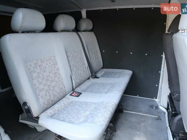 Білий Фольксваген Transporter, об'ємом двигуна 2 л та пробігом 321 тис. км за 19900 $, фото 8 на Automoto.ua