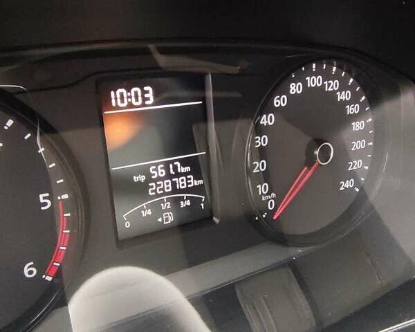 Белый Фольксваген Transporter, объемом двигателя 1.97 л и пробегом 228 тыс. км за 28000 $, фото 19 на Automoto.ua