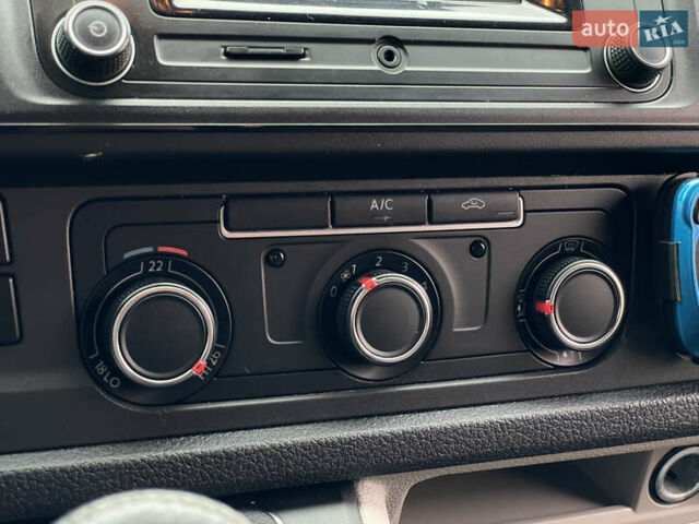 Білий Фольксваген Transporter, об'ємом двигуна 2 л та пробігом 228 тис. км за 25955 $, фото 53 на Automoto.ua