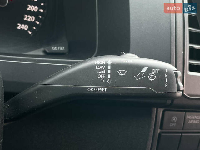 Білий Фольксваген Transporter, об'ємом двигуна 2 л та пробігом 228 тис. км за 25955 $, фото 49 на Automoto.ua