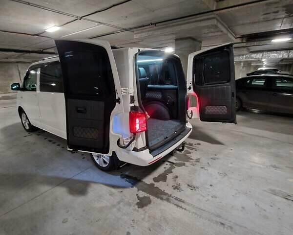 Белый Фольксваген Transporter, объемом двигателя 1.97 л и пробегом 238 тыс. км за 26999 $, фото 7 на Automoto.ua