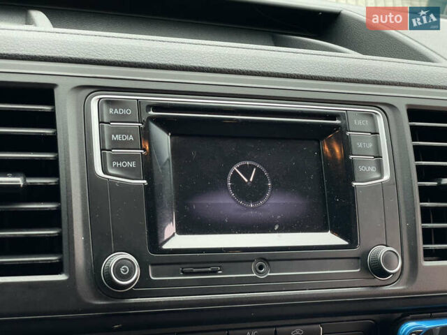 Білий Фольксваген Transporter, об'ємом двигуна 2 л та пробігом 228 тис. км за 25955 $, фото 56 на Automoto.ua