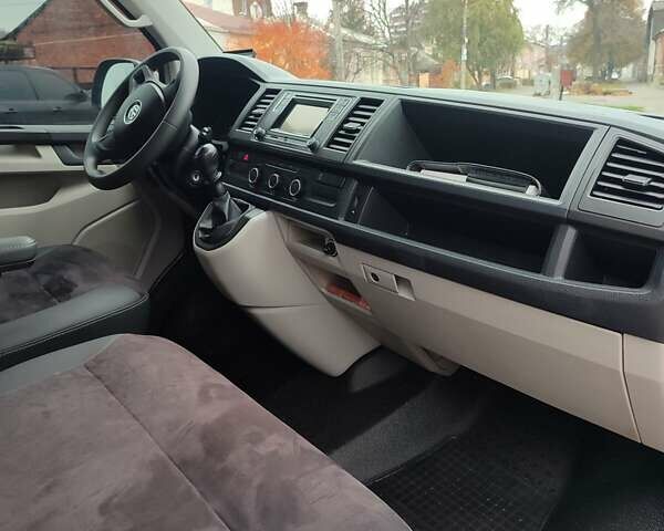 Белый Фольксваген Transporter, объемом двигателя 1.97 л и пробегом 228 тыс. км за 28000 $, фото 2 на Automoto.ua