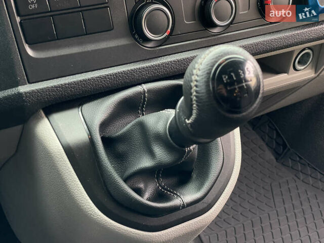 Білий Фольксваген Transporter, об'ємом двигуна 2 л та пробігом 228 тис. км за 25955 $, фото 51 на Automoto.ua