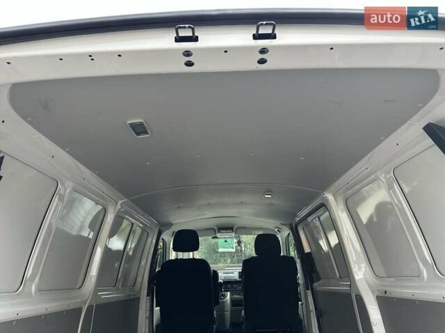 Белый Фольксваген Transporter, объемом двигателя 2 л и пробегом 230 тыс. км за 20999 $, фото 35 на Automoto.ua