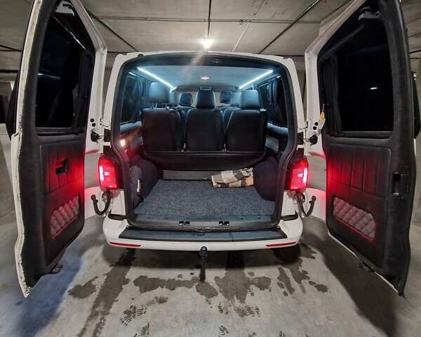 Белый Фольксваген Transporter, объемом двигателя 1.97 л и пробегом 238 тыс. км за 26999 $, фото 6 на Automoto.ua