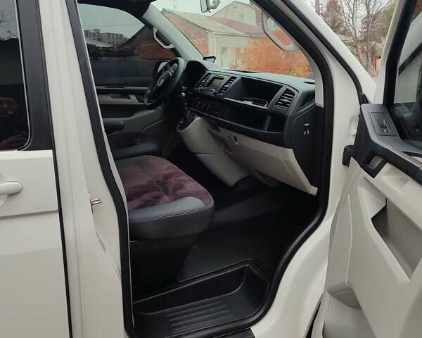 Белый Фольксваген Transporter, объемом двигателя 1.97 л и пробегом 228 тыс. км за 28000 $, фото 1 на Automoto.ua