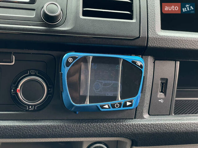 Білий Фольксваген Transporter, об'ємом двигуна 2 л та пробігом 228 тис. км за 25955 $, фото 54 на Automoto.ua