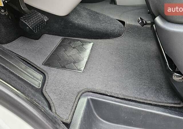 Белый Фольксваген Transporter, объемом двигателя 2 л и пробегом 290 тыс. км за 21300 $, фото 16 на Automoto.ua