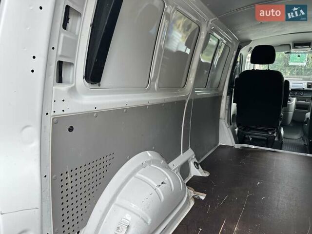 Белый Фольксваген Transporter, объемом двигателя 2 л и пробегом 230 тыс. км за 20999 $, фото 31 на Automoto.ua