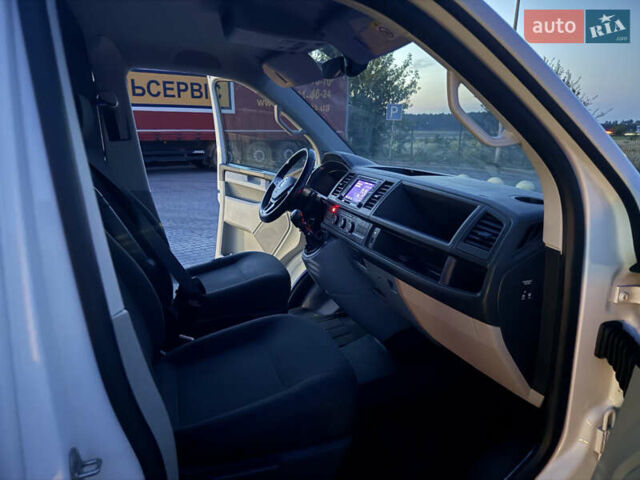Білий Фольксваген Transporter, об'ємом двигуна 2 л та пробігом 252 тис. км за 18750 $, фото 15 на Automoto.ua