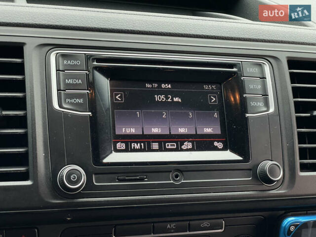 Білий Фольксваген Transporter, об'ємом двигуна 2 л та пробігом 228 тис. км за 25955 $, фото 58 на Automoto.ua