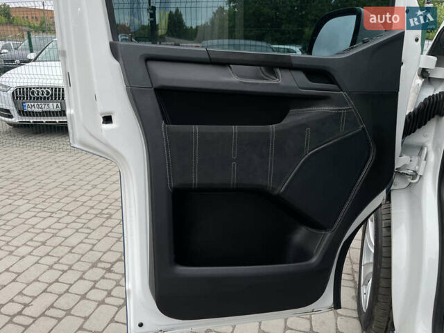 Білий Фольксваген Transporter, об'ємом двигуна 2 л та пробігом 228 тис. км за 25955 $, фото 22 на Automoto.ua