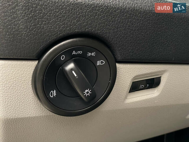 Білий Фольксваген Transporter, об'ємом двигуна 2 л та пробігом 228 тис. км за 25955 $, фото 44 на Automoto.ua