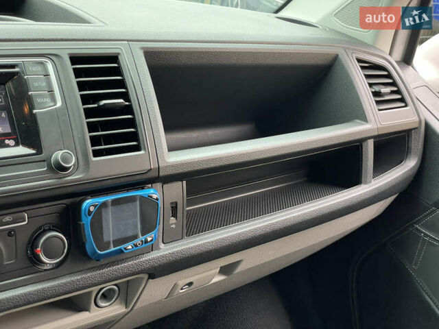 Білий Фольксваген Transporter, об'ємом двигуна 2 л та пробігом 228 тис. км за 25955 $, фото 61 на Automoto.ua