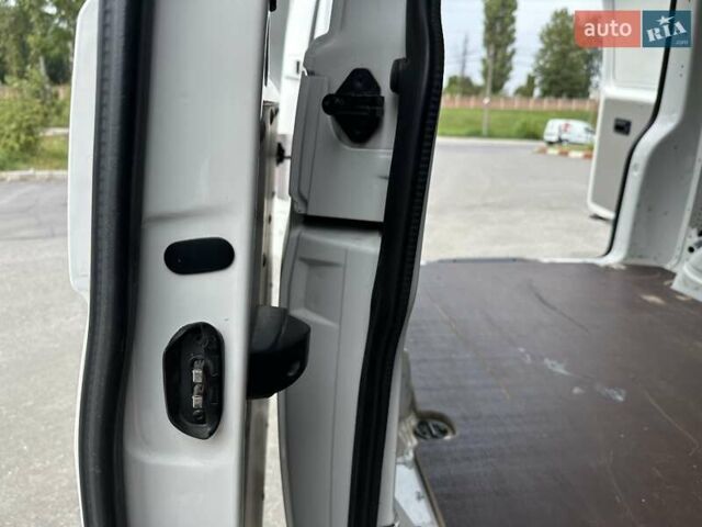 Белый Фольксваген Transporter, объемом двигателя 2 л и пробегом 230 тыс. км за 20999 $, фото 41 на Automoto.ua