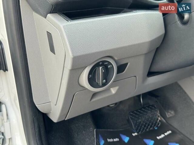 Белый Фольксваген Transporter, объемом двигателя 2 л и пробегом 190 тыс. км за 26900 $, фото 14 на Automoto.ua