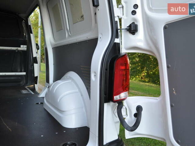 Белый Фольксваген Transporter, объемом двигателя 1.97 л и пробегом 236 тыс. км за 23500 $, фото 25 на Automoto.ua