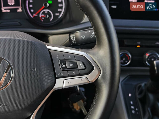 Білий Фольксваген Transporter, об'ємом двигуна 2 л та пробігом 215 тис. км за 28842 $, фото 27 на Automoto.ua