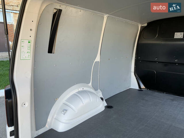 Білий Фольксваген Transporter, об'ємом двигуна 1.97 л та пробігом 159 тис. км за 26800 $, фото 37 на Automoto.ua