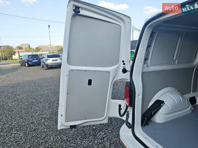 Білий Фольксваген Transporter, об'ємом двигуна 2 л та пробігом 215 тис. км за 28842 $, фото 53 на Automoto.ua